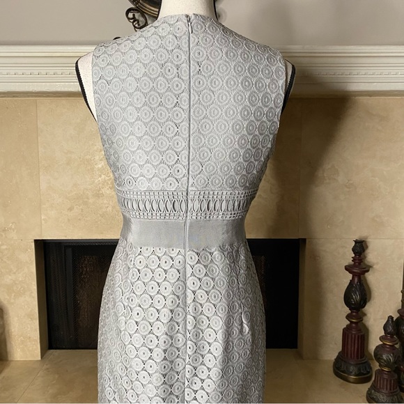 Antonio Melani Grey Eyelet lace overlay mid length sleeveless dress Size 2 - Picture 6 of 16